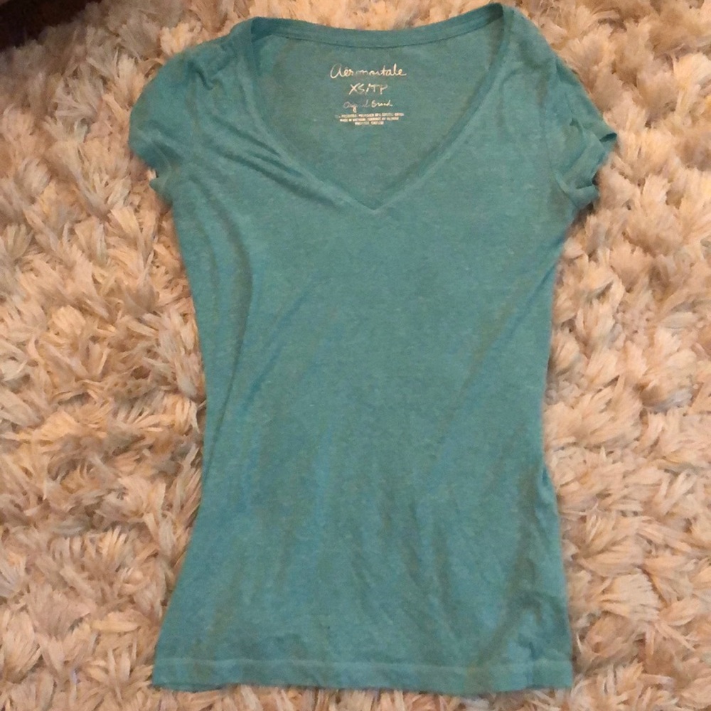 Aeropostale v neck T-shirt